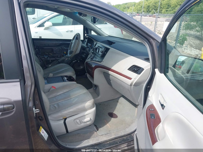 2012 Toyota Sienna VIN 5TDYK3DC5CS266747 IAAI salvage auction — FRONT END, Salvage (Illinois), sold $1,200 on 2026-07-16 (photo 5)