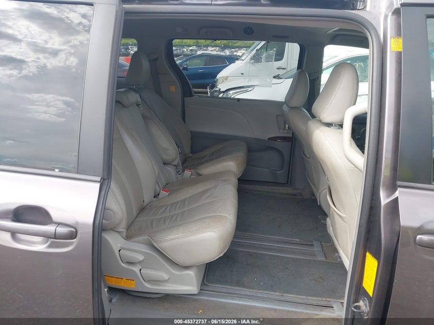 2012 Toyota Sienna VIN 5TDYK3DC5CS266747 IAAI salvage auction — FRONT END, Salvage (Illinois), sold $1,200 on 2026-07-16 (photo 8)