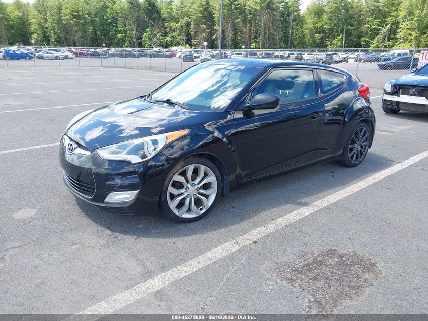 2013 Hyundai Veloster VIN KMHTC6AD2DU117193 IAAI salvage auction — NORMAL WEAR, Clear (Pennsylvania), sold $400 on 2026-07-09 (photo 2)