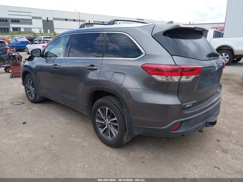 2018 Toyota Highlander VIN 5TDJZRFH8JS523194 IAAI salvage auction — RIGHT FRONT, Salvage (Texas), sold $5,900 on 2026-07-28 (photo 3)