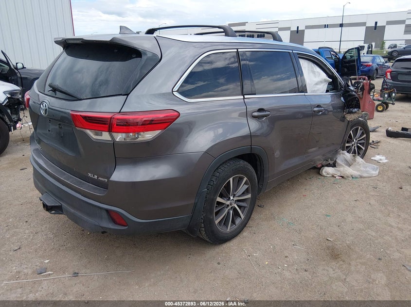 2018 Toyota Highlander VIN 5TDJZRFH8JS523194 IAAI salvage auction — RIGHT FRONT, Salvage (Texas), sold $5,900 on 2026-07-28 (photo 4)