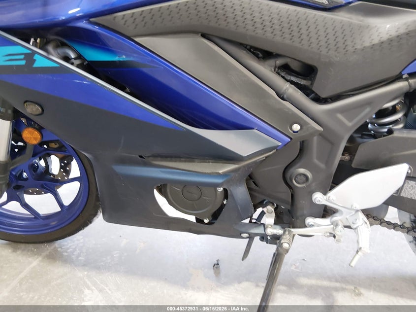 2024 Yamaha Yzf VIN MH3RH18Y0RK015195 IAAI salvage auction — RIGHT FRONT, Salvage (Wisconsin), sold $1,175 on 2026-07-15 (photo 9)