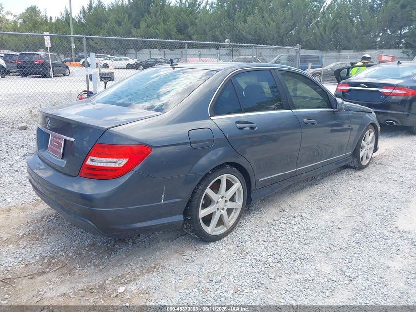 2013 Mercedes-benz C class VIN WDDGF4HB7DA808846 IAAI salvage auction — NORMAL WEAR, Clear (Florida), sold $425 on 2026-07-09 (photo 4)