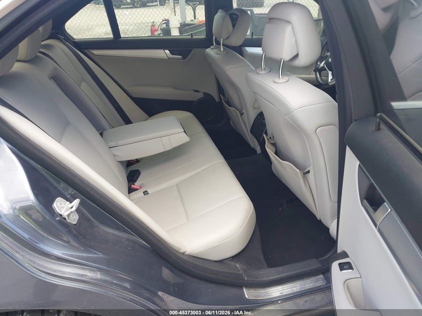 2013 Mercedes-benz C class VIN WDDGF4HB7DA808846 IAAI salvage auction — NORMAL WEAR, Clear (Florida), sold $425 on 2026-07-09 (photo 8)