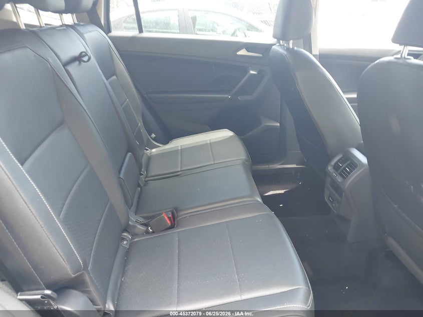 2020 Volkswagen Tiguan VIN 3VV2B7AX1LM087000 IAAI salvage auction — REAR END, Salvage (Rhode Island), sold $5,000 on 2026-09-08 (photo 8)