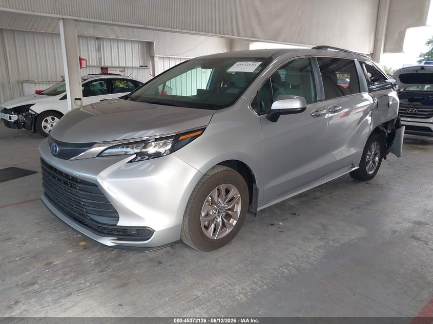 2025 Toyota Sienna VIN 5TDKRKECXSS260144 IAAI salvage auction — LEFT REAR, Rebuildable (Florida), sold $10,200 on 2026-07-29 (photo 2)