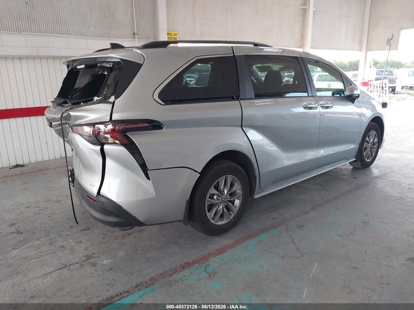 2025 Toyota Sienna VIN 5TDKRKECXSS260144 IAAI salvage auction — LEFT REAR, Rebuildable (Florida), sold $10,200 on 2026-07-29 (photo 4)