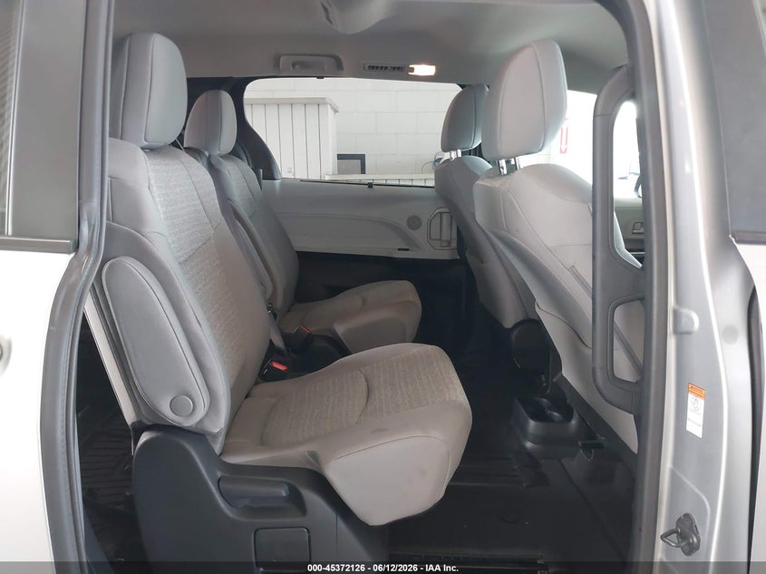 2025 Toyota Sienna VIN 5TDKRKECXSS260144 IAAI salvage auction — LEFT REAR, Rebuildable (Florida), sold $10,200 on 2026-07-29 (photo 8)