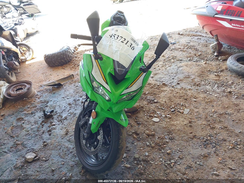 2025 Kawasaki Zx VIN ML5ZXCS16SDA42630 IAAI salvage auction — ENGINE DAMAGE, Salvage (North Carolina), sold $150 on 2026-07-29 (photo 5)