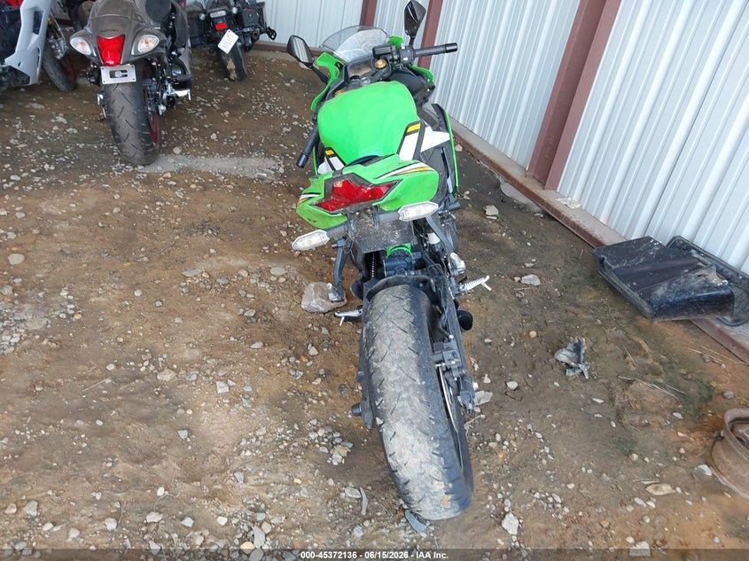2025 Kawasaki Zx VIN ML5ZXCS16SDA42630 IAAI salvage auction — ENGINE DAMAGE, Salvage (North Carolina), sold $150 on 2026-07-29 (photo 6)