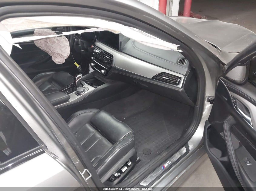 2018 BMW M5 VIN WBSJF0C59JB283636 IAAI salvage auction — FRONT & REAR, Salvage Title, sold $13,200 on 2026-07-31 (photo 5)