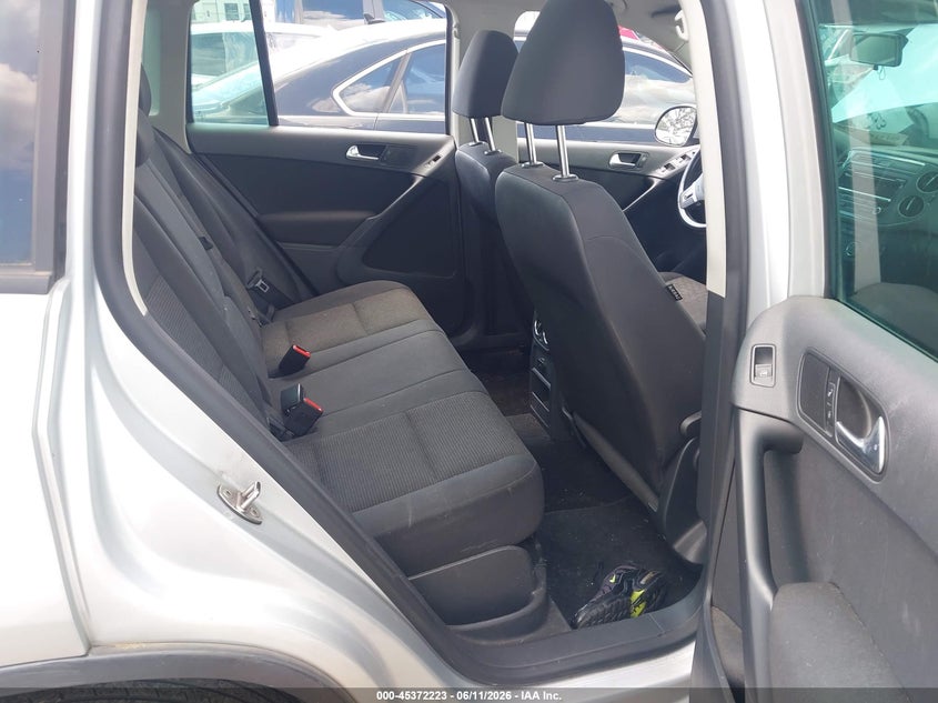 2013 Volkswagen Tiguan VIN WVGBV7AX2DW548398 IAAI salvage auction — NORMAL WEAR, Clear - Dealer Only (California), sold $900 on 2026-07-27 (photo 8)
