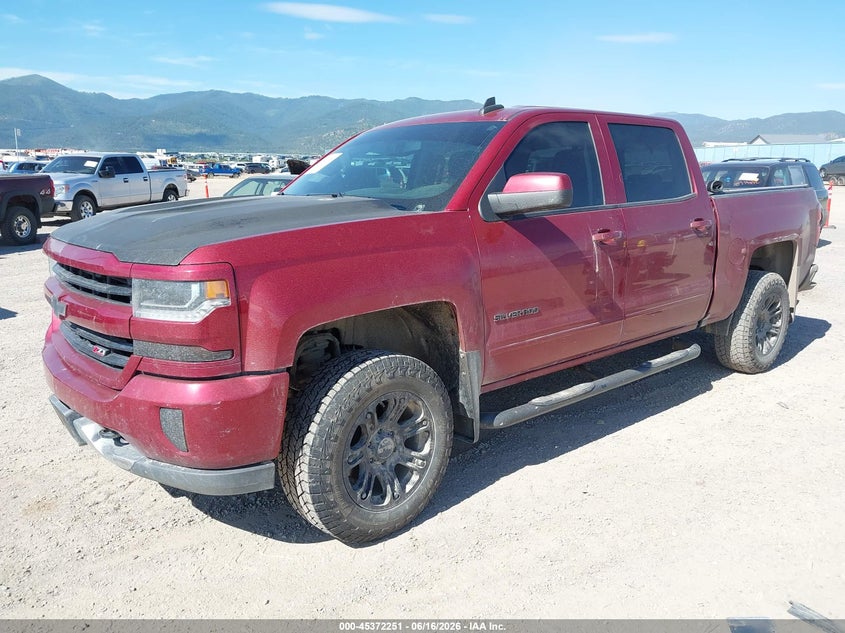 2018 Chevrolet Silverado VIN 3GCUKREC5JG187655 IAAI salvage auction — RIGHT FRONT, Wait Title, sold $6,700 on 2026-10-01 (photo 2)