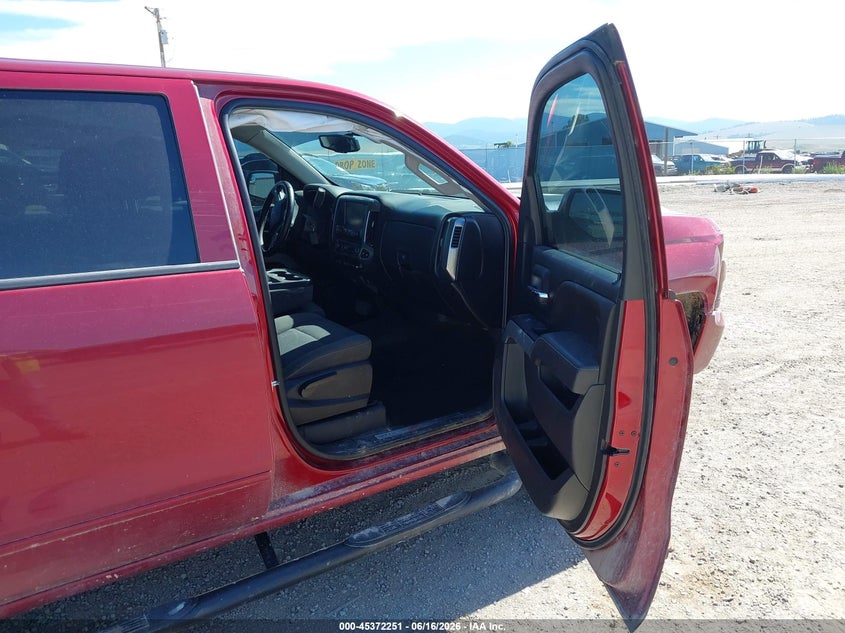 2018 Chevrolet Silverado VIN 3GCUKREC5JG187655 IAAI salvage auction — RIGHT FRONT, Wait Title, sold $6,700 on 2026-10-01 (photo 5)