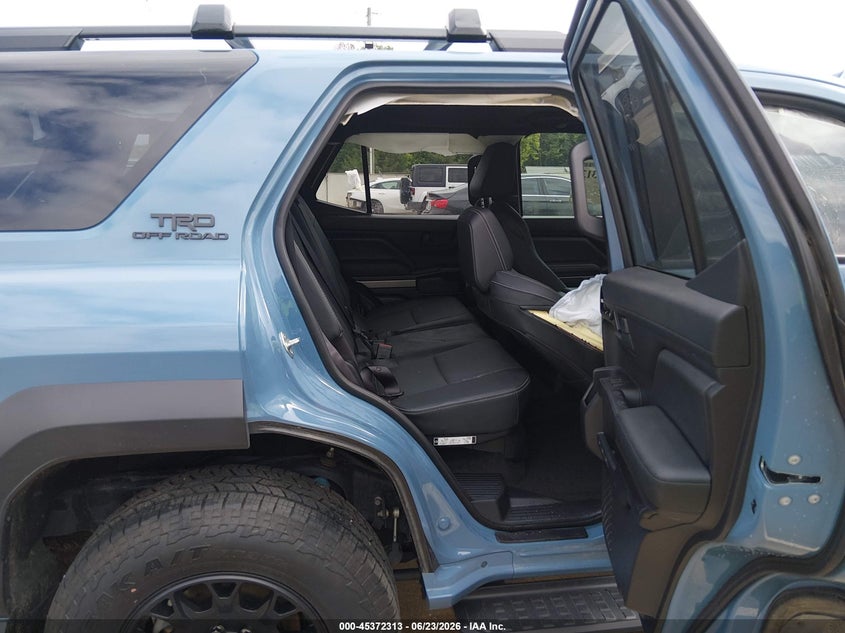 2025 Toyota 4runner VIN JTEVA5BR2S5035782 IAAI salvage auction — FRONT END, Salvage Title, sold $9,000 on 2026-07-30 (photo 8)
