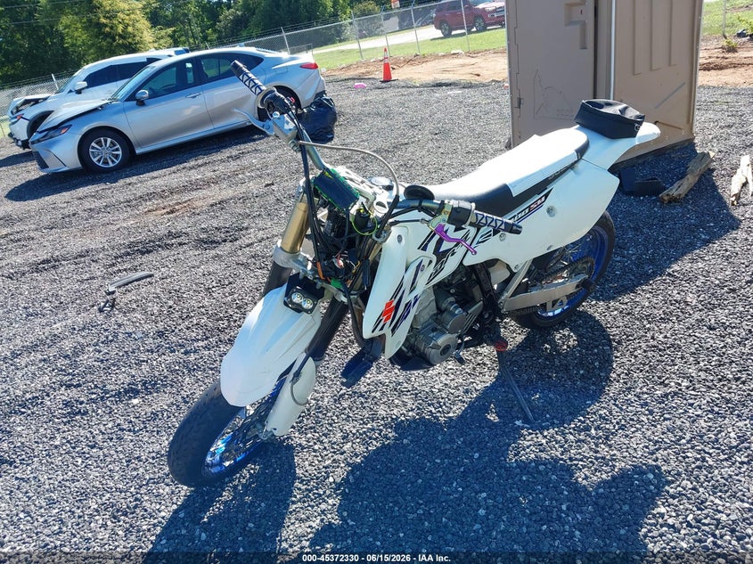 2017 Suzuki Dr-z VIN JS1SK44A3H2100777 IAAI salvage auction — FRONT END, Salvage (South Carolina), sold $1,425 on 2026-07-07 (photo 2)