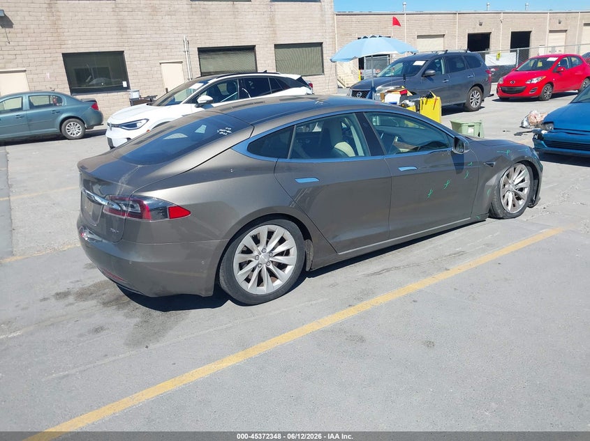 2016 Tesla Model s VIN 5YJSA1E2XGF169363 IAAI salvage auction — RIGHT SIDE, Salvage (California), sold $6,350 on 2026-07-20 (photo 4)