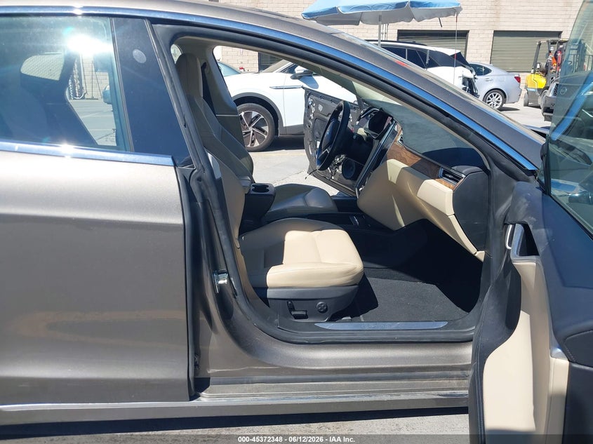 2016 Tesla Model s VIN 5YJSA1E2XGF169363 IAAI salvage auction — RIGHT SIDE, Salvage (California), sold $6,350 on 2026-07-20 (photo 5)