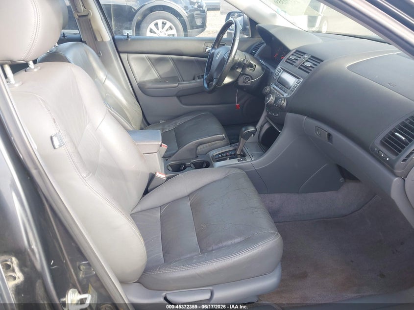 2007 Honda Accord VIN JHMCN36447C000021 IAAI salvage auction — NORMAL WEAR, Salvage Title - Dealer (California), sold $1,400 on 2026-07-22 (photo 5)