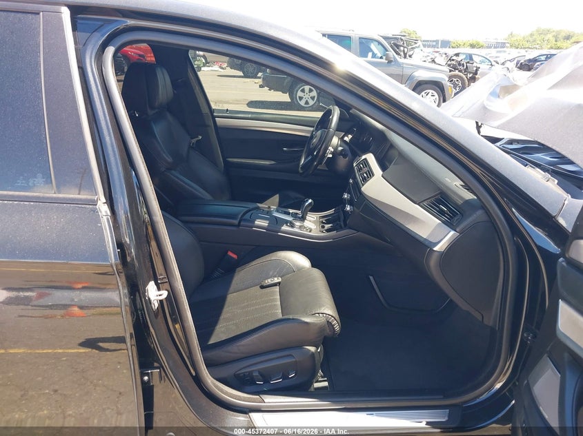 2015 BMW M5 VIN WBSFV9C55FD594490 IAAI salvage auction — FRONT END, Salvage (Oregon), sold $14,800 on 2026-08-27 (photo 5)