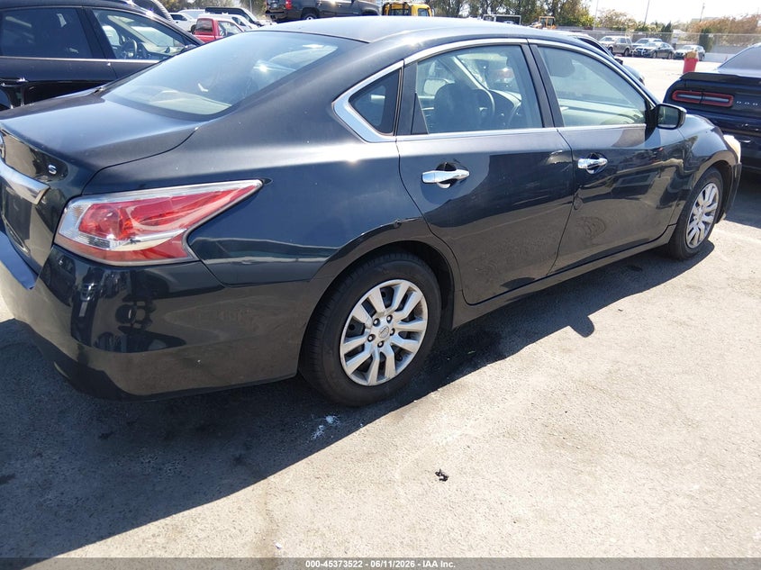 2015 Nissan Altima VIN 1N4AL3AP4FC417465 IAAI salvage auction — NORMAL WEAR, Clear - Dealer Only (California), sold $450 on 2026-07-09 (photo 4)