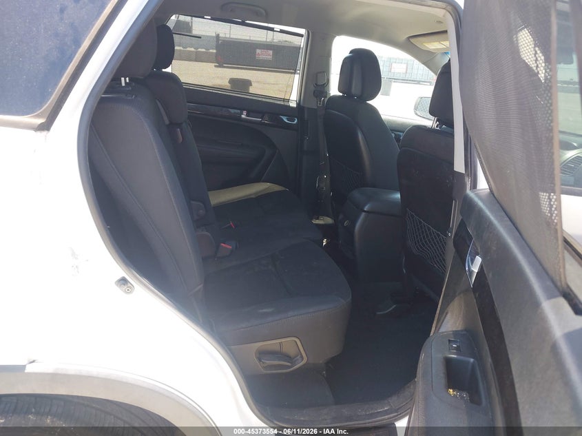 2014 Kia Sorento VIN 5XYKT4A62EG485527 IAAI salvage auction — FRONT & REAR, Clear - Dealer Only (California), sold $475 on 2026-07-08 (photo 8)