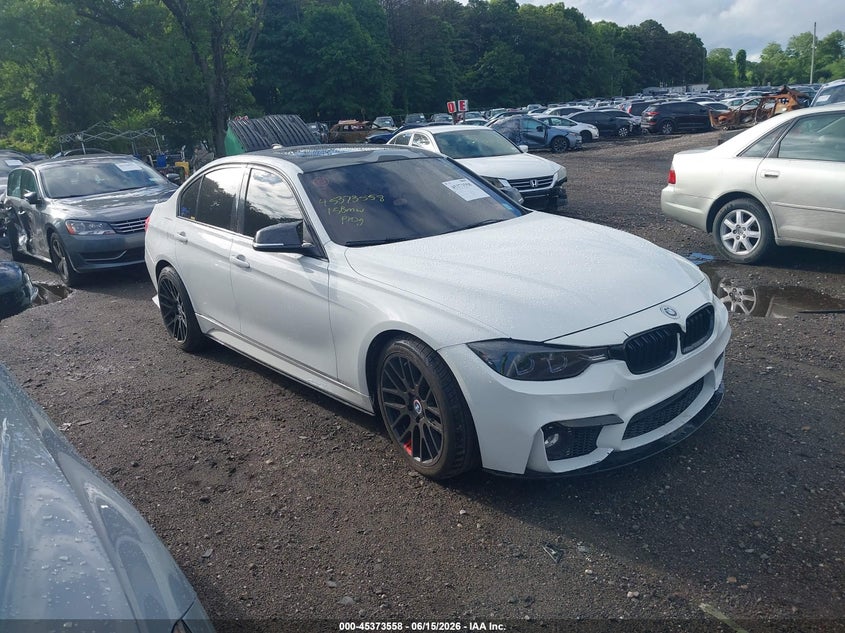 2015 BMW 3er VIN WBA3B5G52FNS12042 IAAI salvage auction — LEFT REAR, Wait Title, sold $1,700 on 2026-08-21 (photo 1)