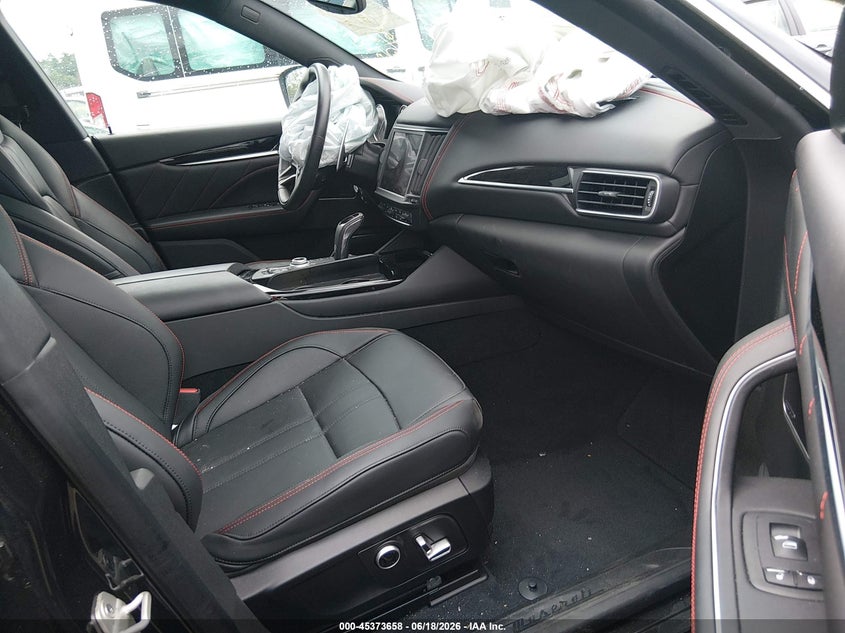 2024 Maserati Levante VIN ZN661XUM6RX453832 IAAI salvage auction — FRONT END, Salvage Title, sold $13,550 on 2026-08-10 (photo 5)