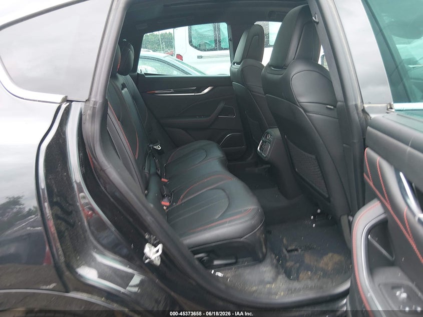 2024 Maserati Levante VIN ZN661XUM6RX453832 IAAI salvage auction — FRONT END, Salvage Title, sold $13,550 on 2026-08-10 (photo 8)