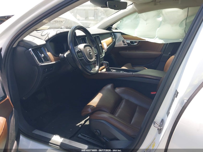 2018 Volvo S90 VIN LVY992ML8JP038607 IAAI salvage auction — RIGHT SIDE, Salvage Certificate (California), sold $4,150 on 2026-07-15 (photo 5)