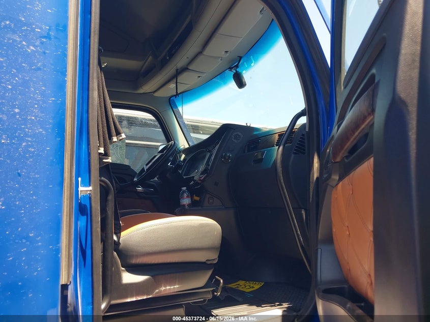 2023 Kenworth T680 VIN 1XKYDP9X7PJ235780 IAAI salvage auction — FRONT END, Salvage (Nevada), sold $27,300 on 2026-08-12 (photo 7)