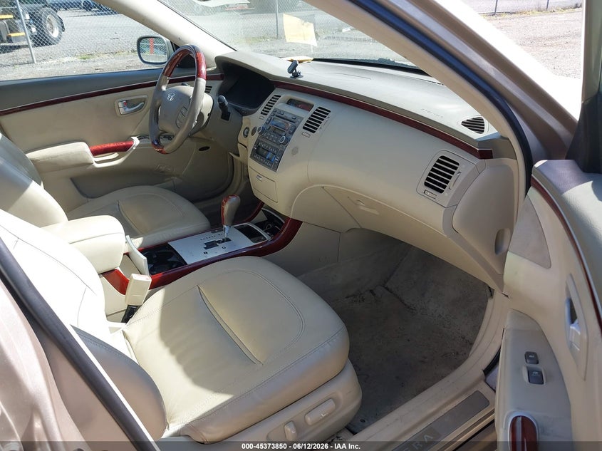2006 Hyundai Azera VIN KMHFC46F86A089870 IAAI salvage auction — NORMAL WEAR, Clear (Washington), sold $350 on 2026-07-22 (photo 5)