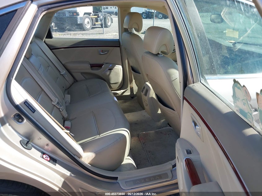 2006 Hyundai Azera VIN KMHFC46F86A089870 IAAI salvage auction — NORMAL WEAR, Clear (Washington), sold $350 on 2026-07-22 (photo 8)