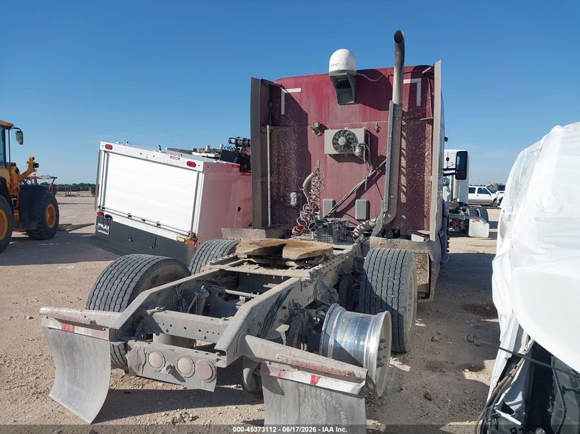 2017 Kenworth T680 VIN 1XKYDP9X6HJ159177 IAAI salvage auction — SIDE, Wait Title, sold $13,700 on 2026-09-23 (photo 4)