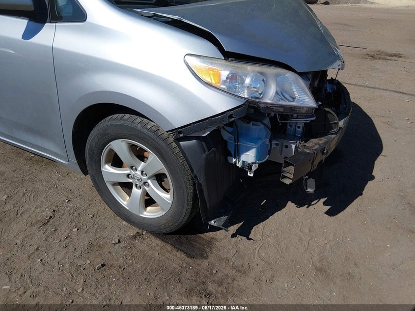 2017 Toyota Sienna VIN 5TDKZ3DC8HS844820 IAAI salvage auction — FRONT END, Salvage (Massachusetts), sold $1,700 on 2026-07-28 (photo 6)