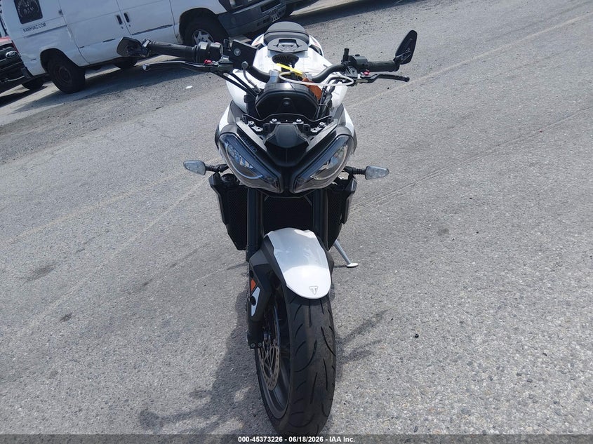 2025 Triumph motorcycle Street VIN SMTA604S6STCC6852 IAAI salvage auction — FRONT END, Salvage (California), sold $2,650 on 2026-07-28 (photo 5)