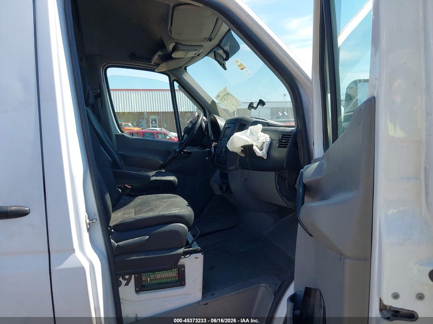 2014 Freightliner Sprinter 2500 VIN WDYPE8DC2E5857177 IAAI salvage auction — FRONT END, Clear (Oklahoma), sold $1,500 on 2026-08-08 (photo 5)