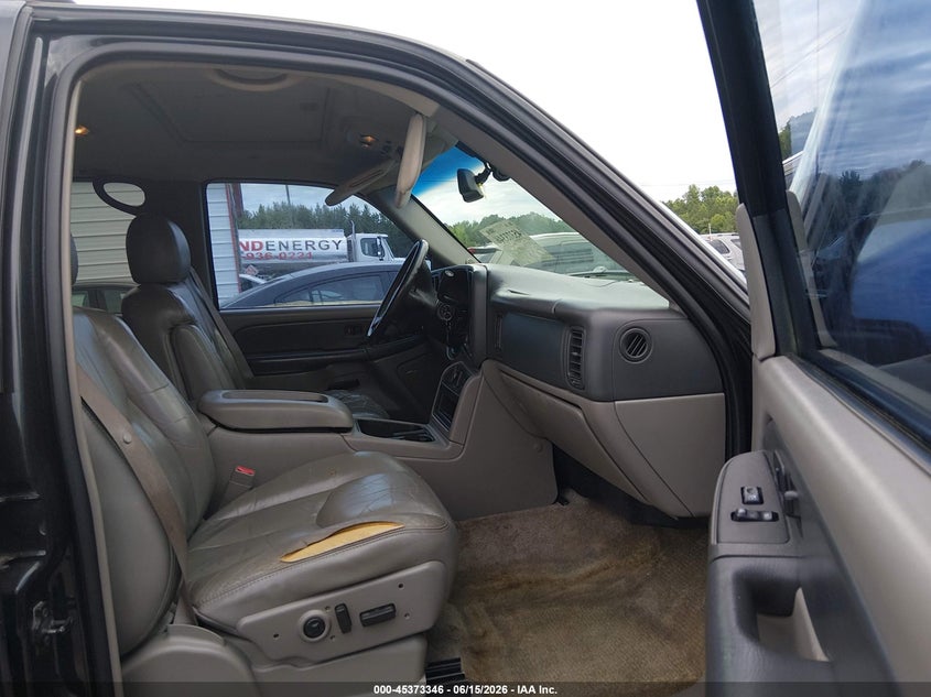 2003 Gmc Yukon VIN 1GKEC13Z13R238120 IAAI salvage auction — RIGHT SIDE, Salvage (South Carolina), sold $750 on 2026-07-29 (photo 5)