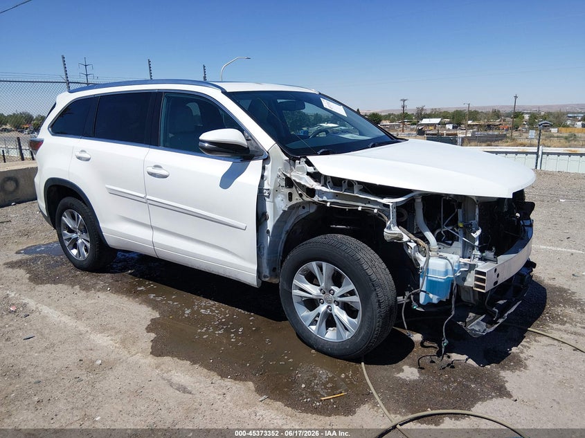 2015 Toyota Highlander VIN 5TDKKRFH6FS085260 IAAI salvage auction — FRONT END, Salvage (New Mexico), sold $5,600 on 2026-07-20 (photo 1)