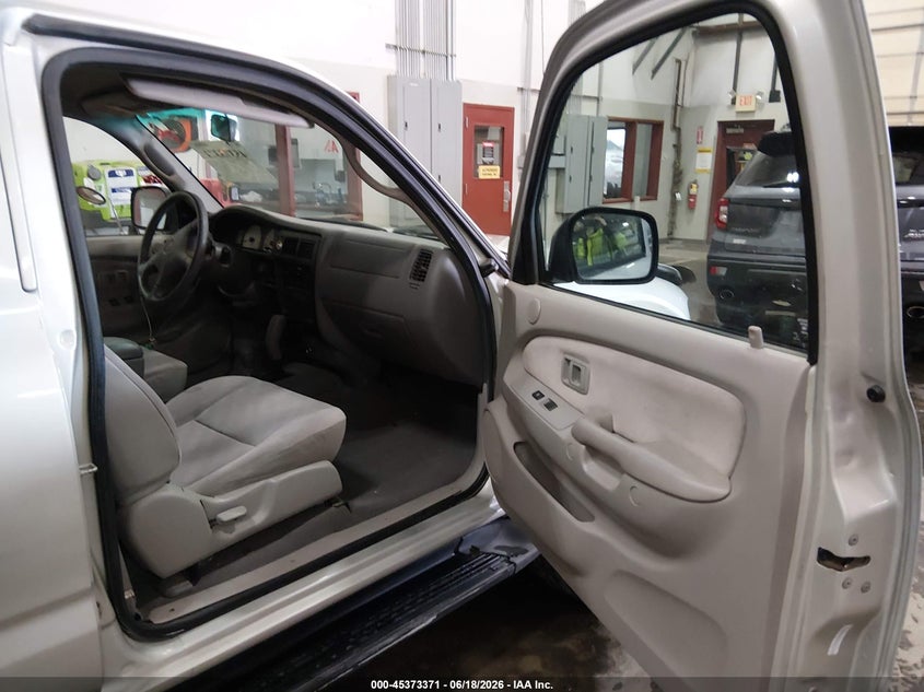 2004 Toyota Tacoma VIN 5TEHN72N14Z367601 IAAI salvage auction — FRONT & REAR, Salvage (Idaho), sold $6,100 on 2026-07-24 (photo 5)