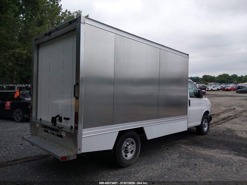 2025 Chevrolet Express 2500 VIN 1HA0GSF78SN020364 IAAI salvage auction — FRONT END, Clear (Pennsylvania), sold $13,200 on 2026-07-14 (photo 4)