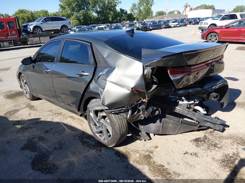 2025 Hyundai Elantra VIN KMHLM4DG3SU926562 IAAI salvage auction — REAR END, Salvage (Kansas), sold $4,050 on 2026-07-15 (photo 3)