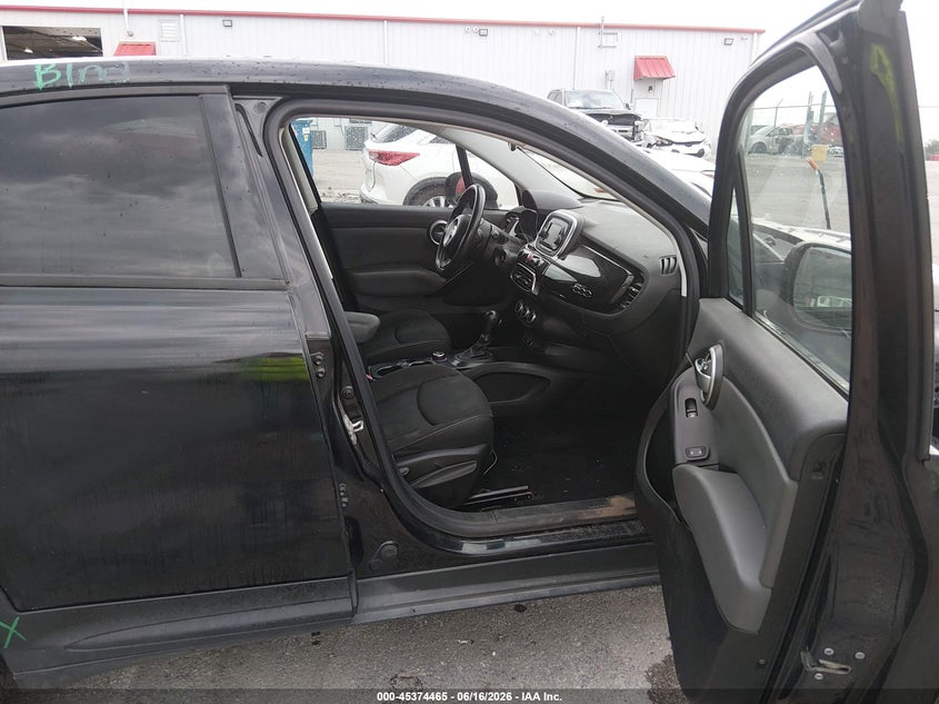 2016 Fiat 500x VIN ZFBCFYBT6GP401817 IAAI salvage auction — RIGHT SIDE, Salvage (Missouri), sold $300 on 2026-07-16 (photo 5)