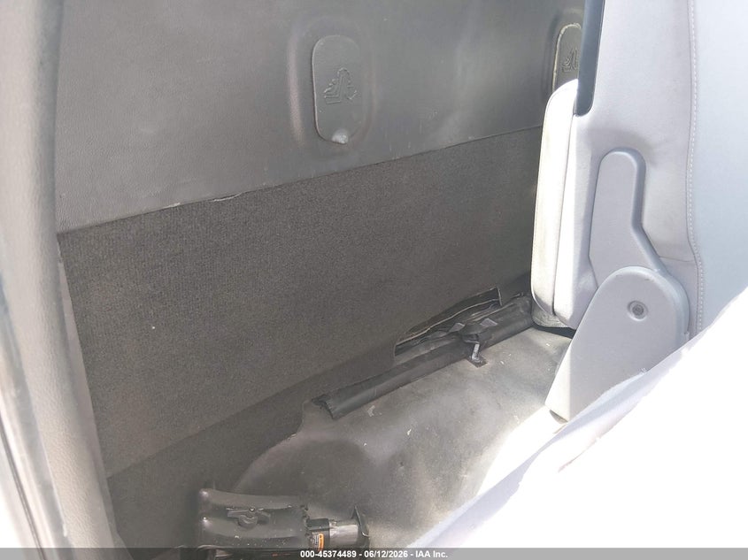 2016 Chevrolet Silverado 1500 VIN 1GCNKNEH1GZ336449 IAAI salvage auction — NORMAL WEAR, Sf97 (California), sold $10,700 on 2026-07-28 (photo 8)