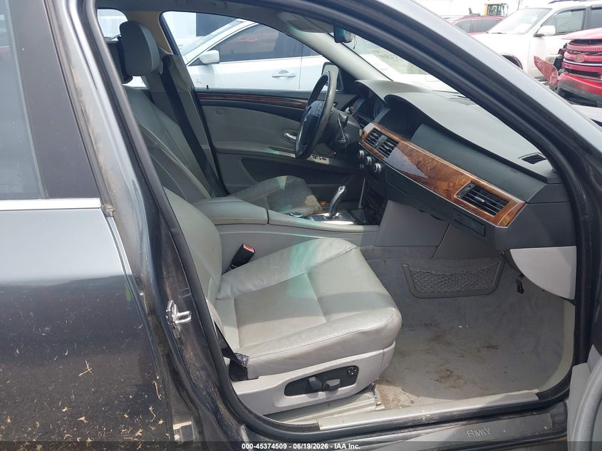 2008 BMW 5er VIN WBANU53558CT09890 IAAI salvage auction — REAR END, Clear (Oklahoma), sold $450 on 2026-08-04 (photo 5)
