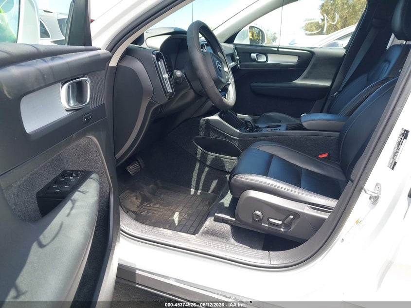 2022 Volvo Xc40 VIN YV4162UK8N2763273 IAAI salvage auction — LEFT REAR, Salvage Title, sold $25 on 2026-07-24 (photo 5)