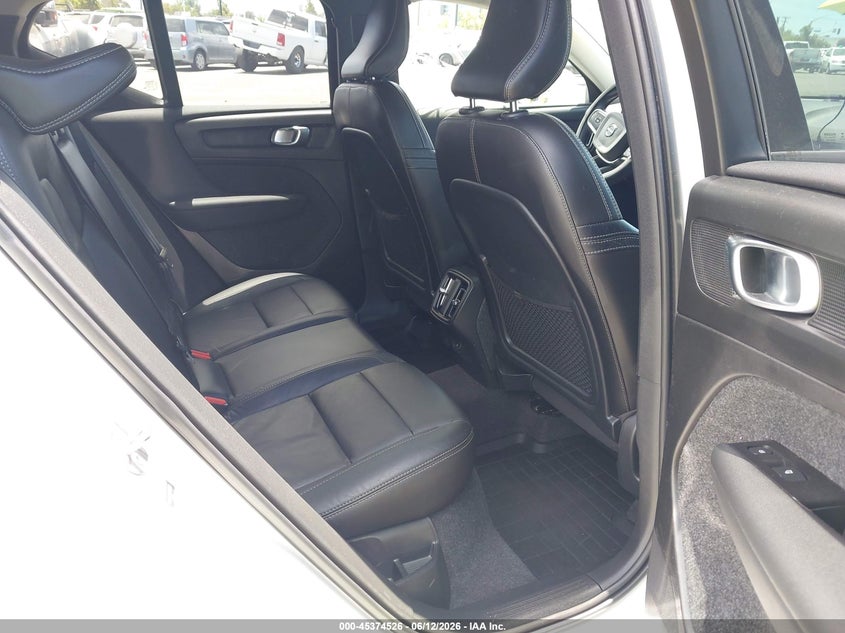 2022 Volvo Xc40 VIN YV4162UK8N2763273 IAAI salvage auction — LEFT REAR, Salvage Title, sold $25 on 2026-07-24 (photo 8)