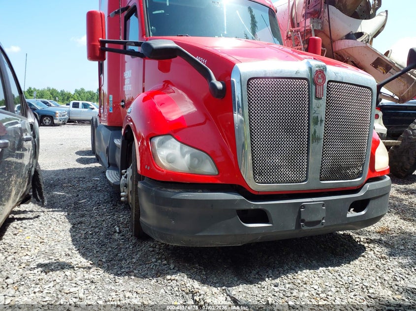2019 Kenworth T680 VIN 1XKYD49X8KJ236878 IAAI salvage auction — REPOSSESSION, Clear (California), sold $14,850 on 2026-07-08 (photo 1)