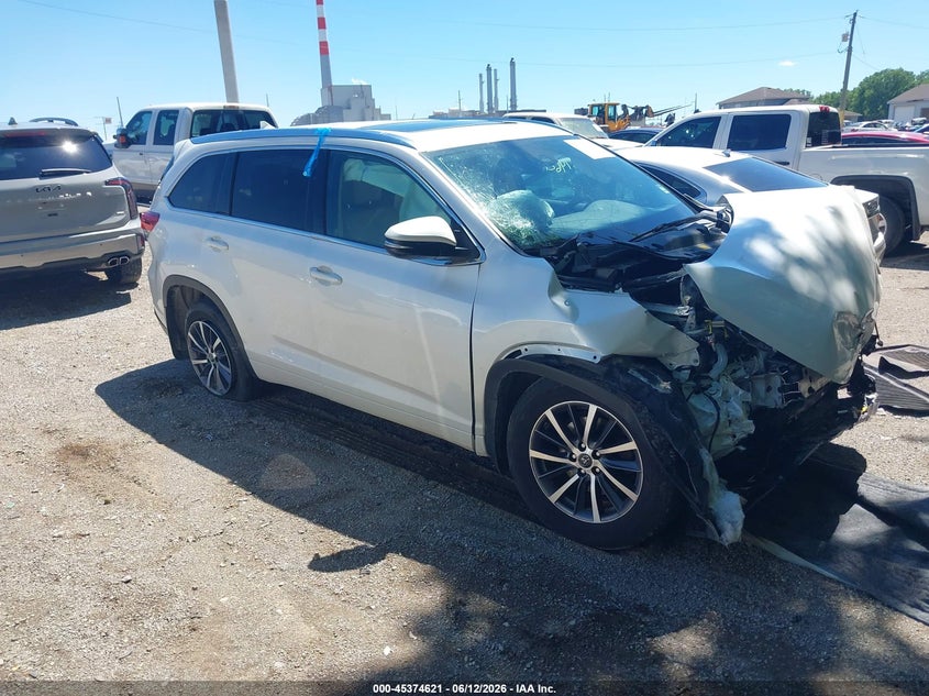 2018 Toyota Highlander VIN 5TDJZRFH0JS807791 IAAI salvage auction — FRONT END, Salvage (Indiana), sold $4,150 on 2026-07-15 (photo 1)