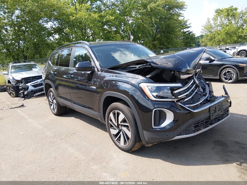 2024 Volkswagen Atlas VIN 1V2HR2CA2RC576269 — IAAI salvage auction photo